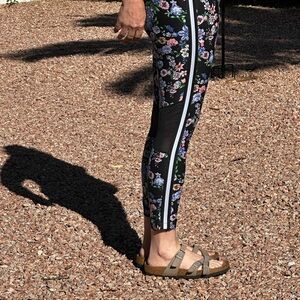 Calvin Klein Performance Floral Leggings - Black and Multicolor
Size medium